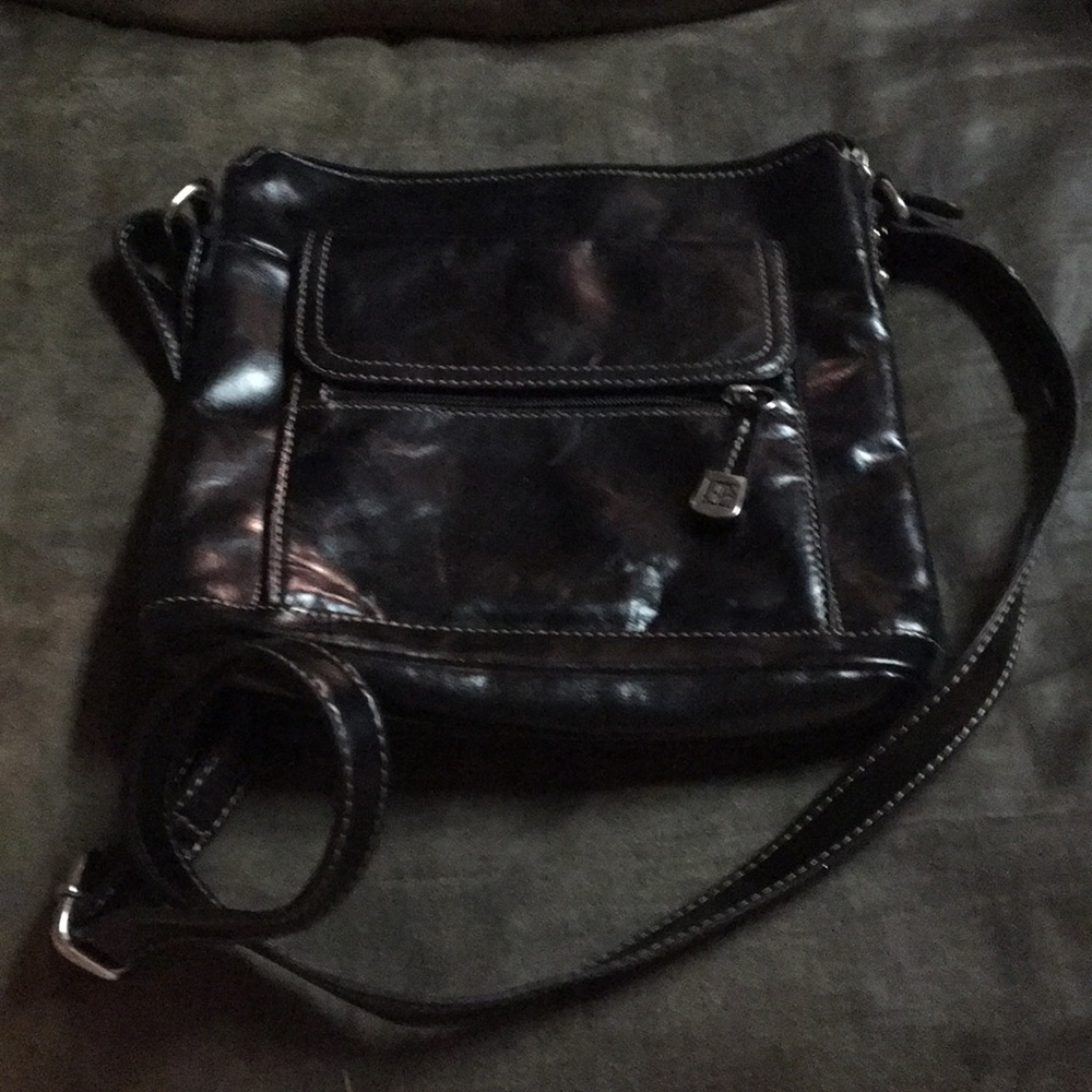 Black giani Bernini cross body bag
